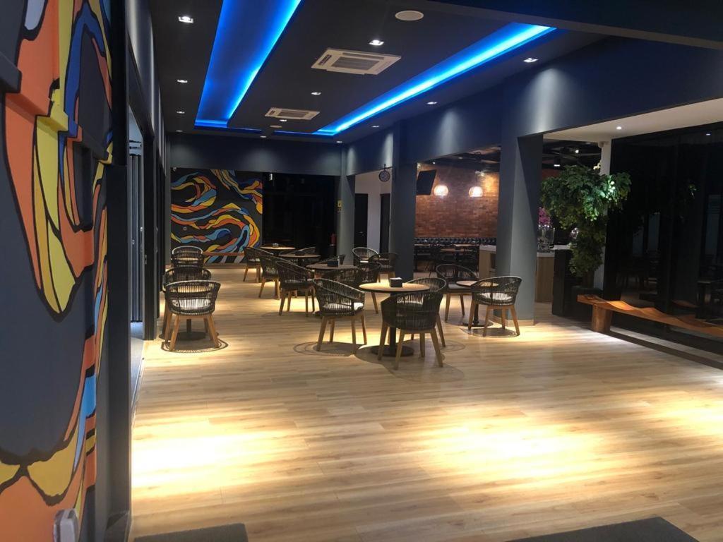 Grand Caman Hotel Bekasi Zewnętrze zdjęcie