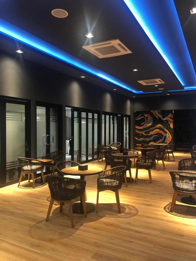 Grand Caman Hotel Bekasi Zewnętrze zdjęcie