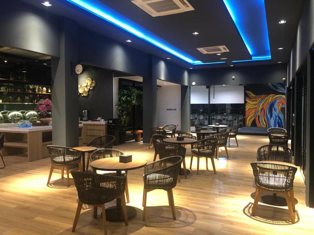 Grand Caman Hotel Bekasi Zewnętrze zdjęcie