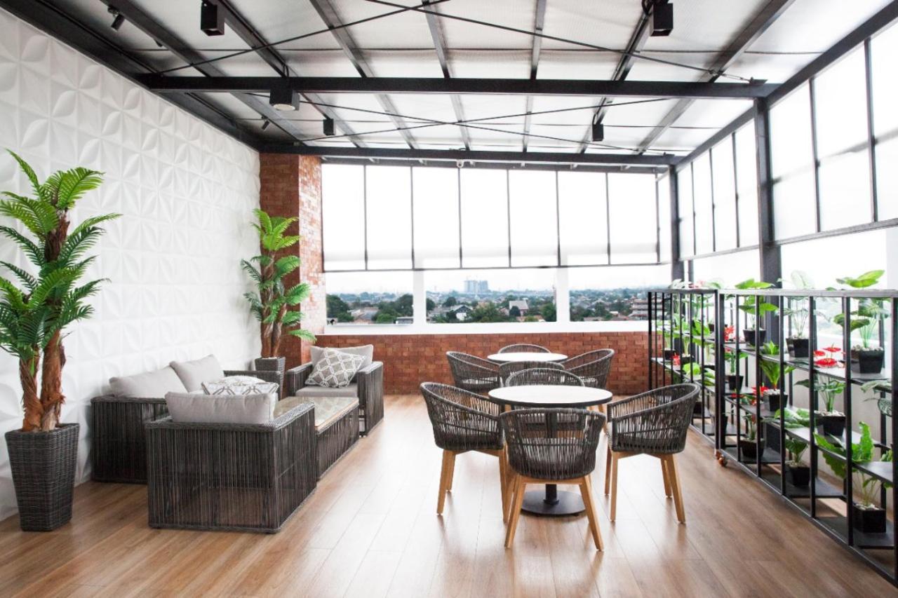 Grand Caman Hotel Bekasi Zewnętrze zdjęcie
